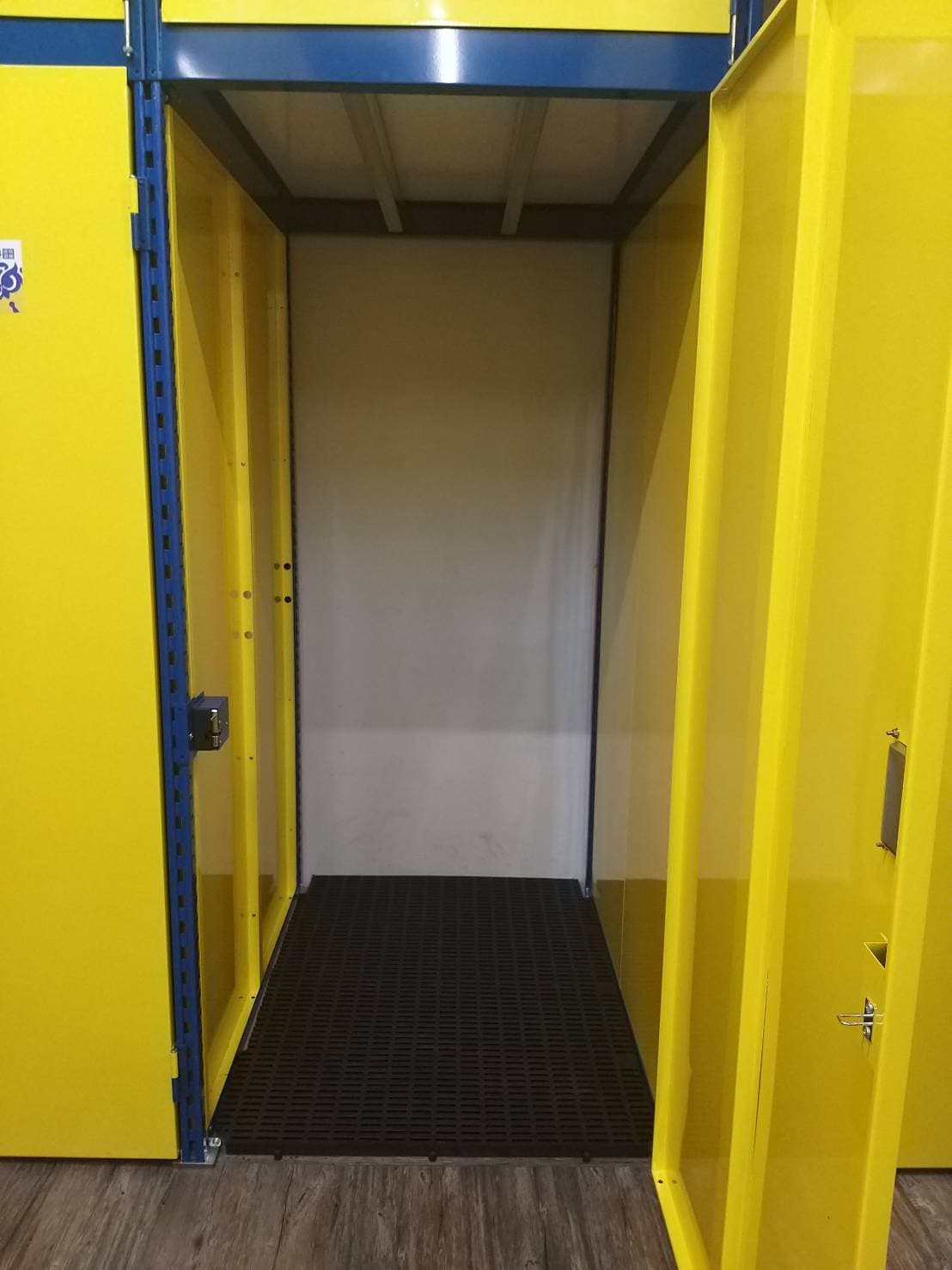 台中英士店 75材 免爬梯下層微型倉庫