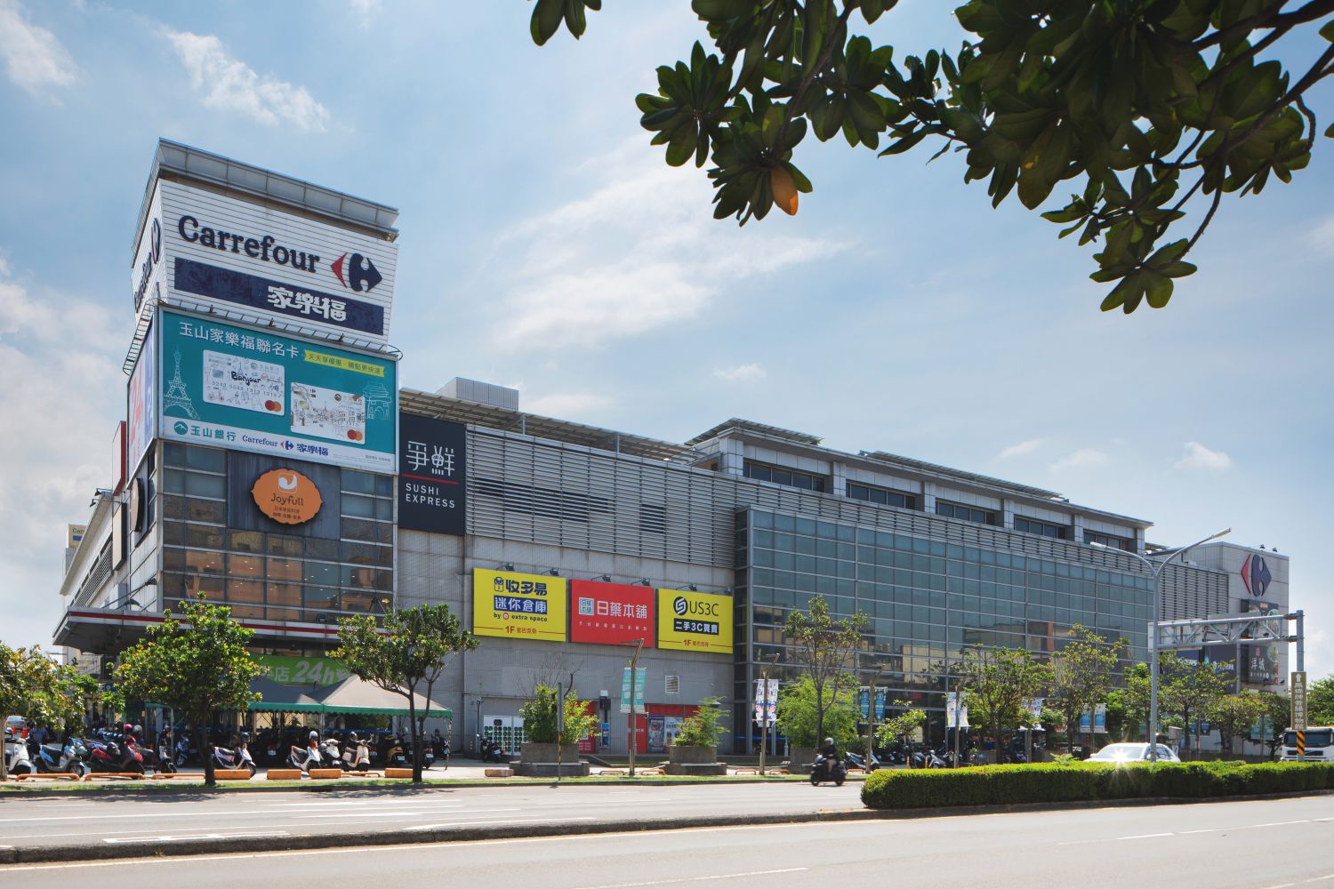 台南安平店 門市現場實景