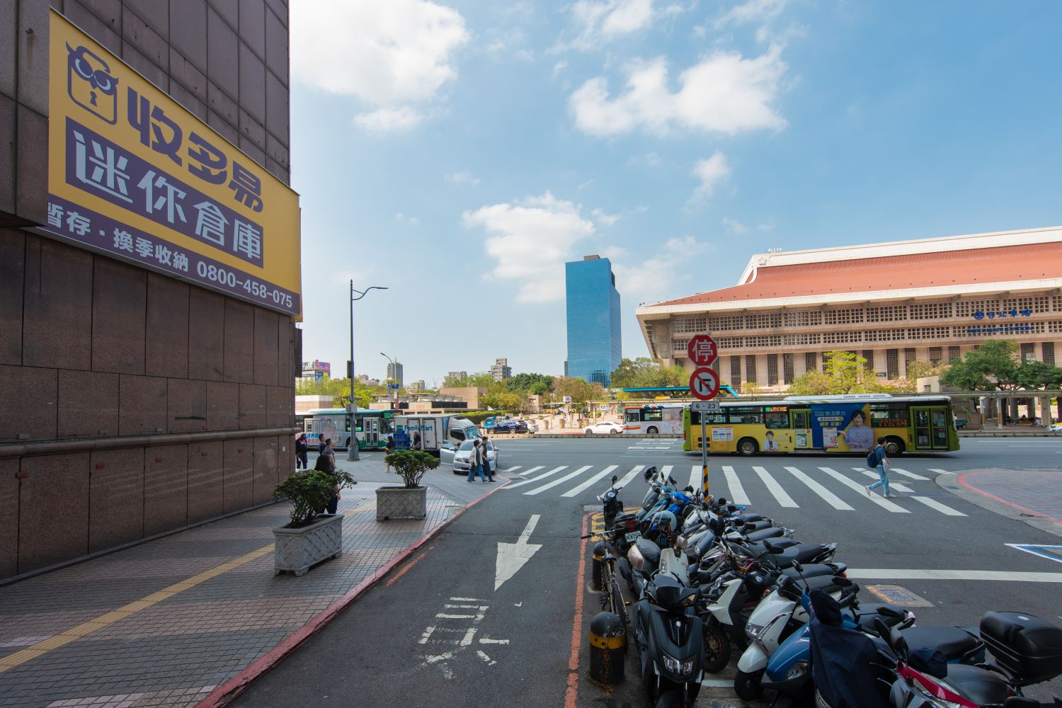 台北車站店 工業級大型貨梯
